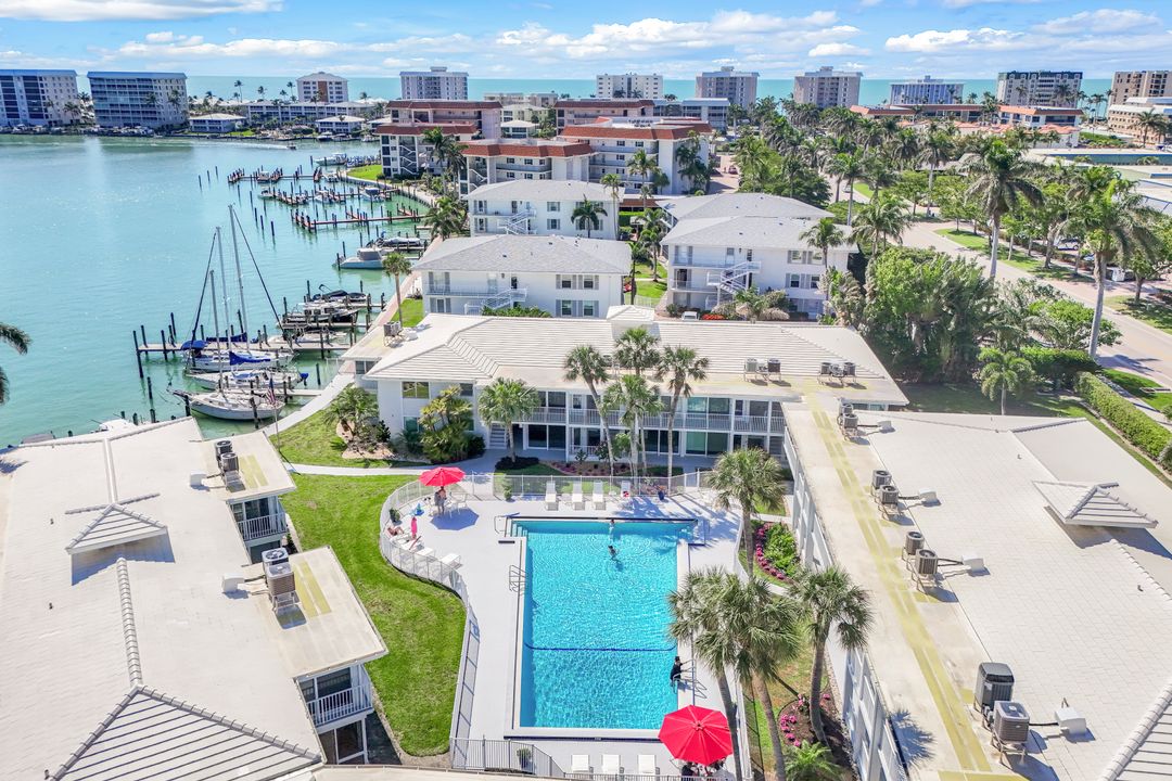 354 Harbour Dr, Naples, FL 34103
