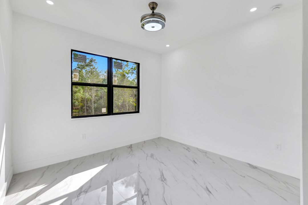 2002 East 10th Street, Lehigh Acres, FL 33936