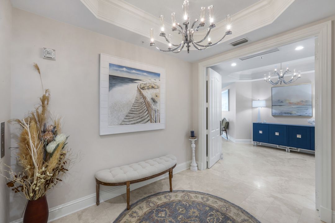 81 Seagate Dr, Naples, FL 34103