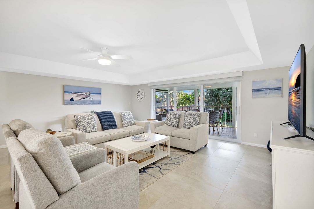 232 Memory Ln #2, Naples, FL 34112