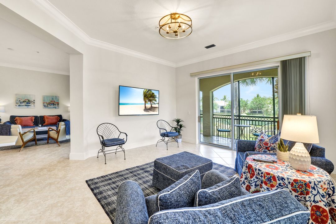 3176 Serena Ln #202, Naples, FL 34114