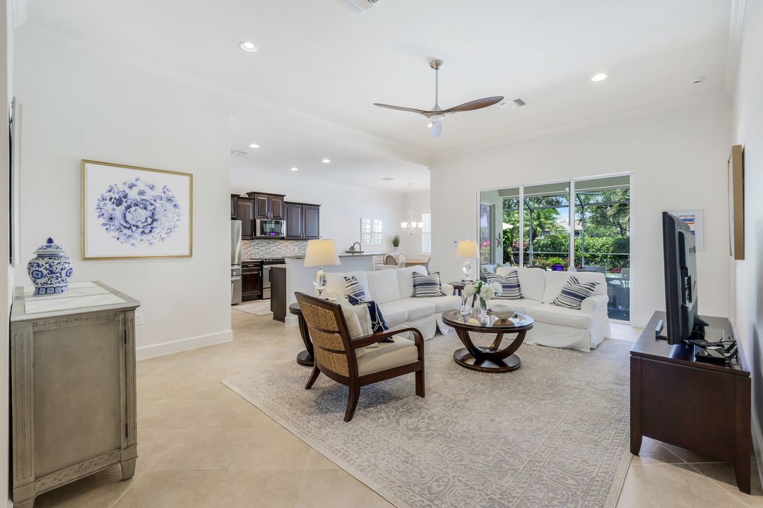 9578 Coquina Cir, Naples, FL 34120