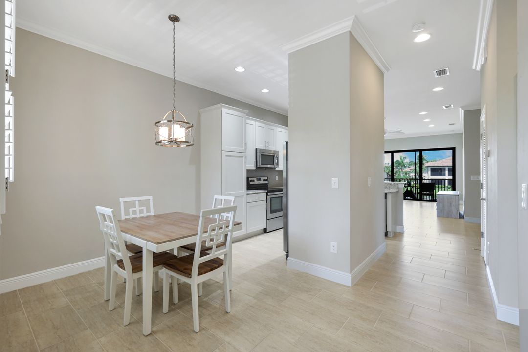 15114 Palmer Lake Cir #203, Naples, FL 34109
