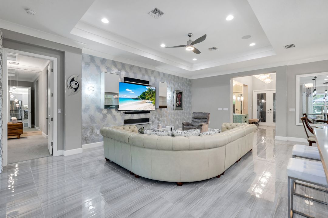 28560 Twain Dr, Bonita Springs, FL 34135