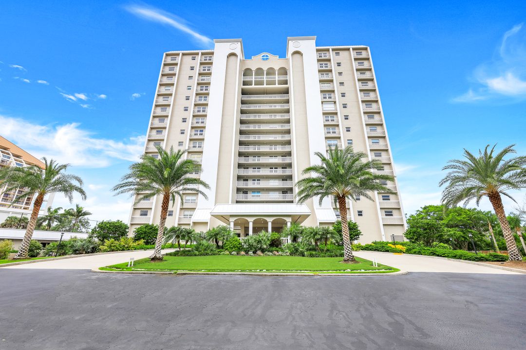 5501 Heron Point Dr #204, Naples, FL 34108