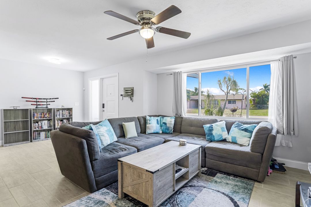 1670 N Hermitage Rd, Fort Myers, FL 33919