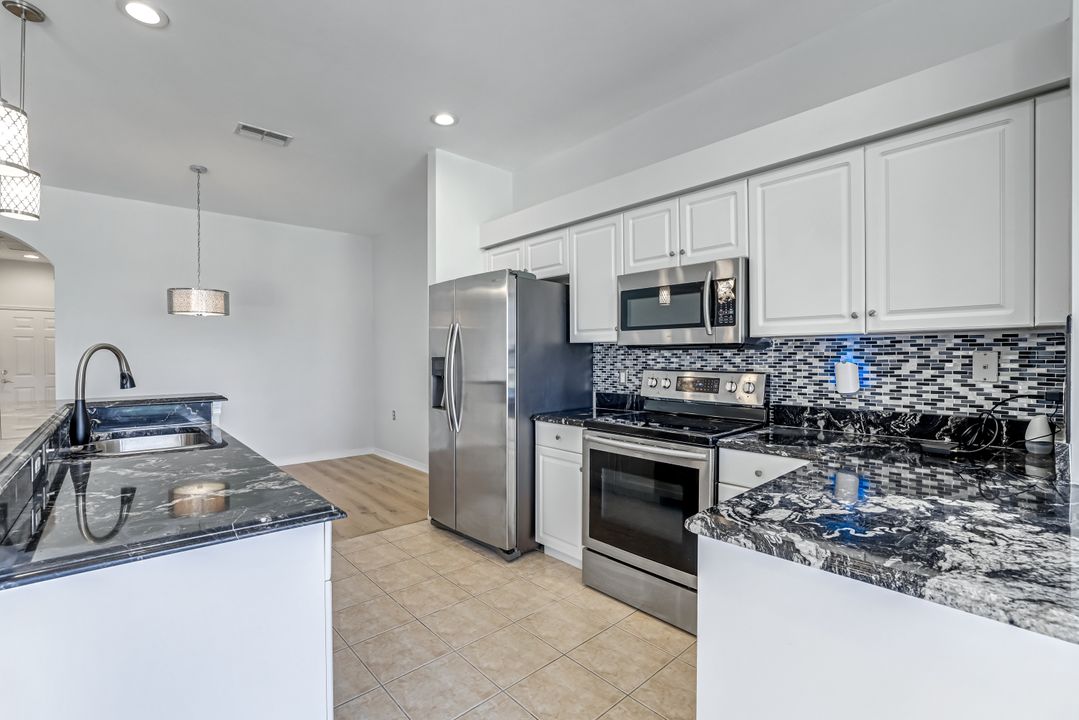 1725 Morning Sun Ln, Naples, FL 34119