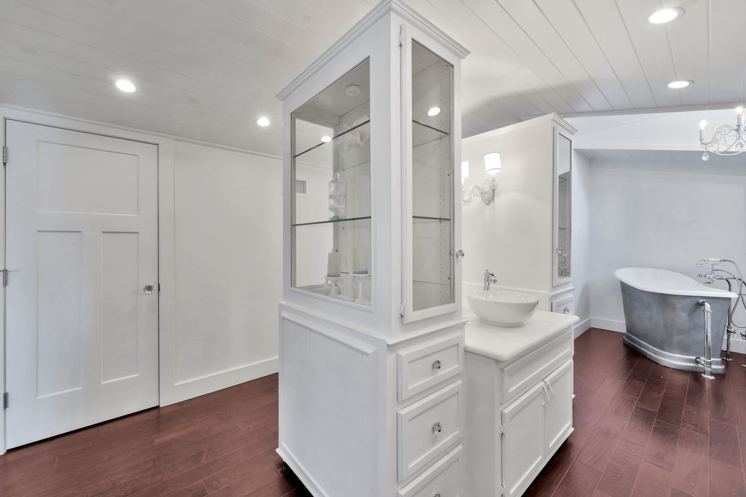 535 93rd Ave N, Naples, FL 34108