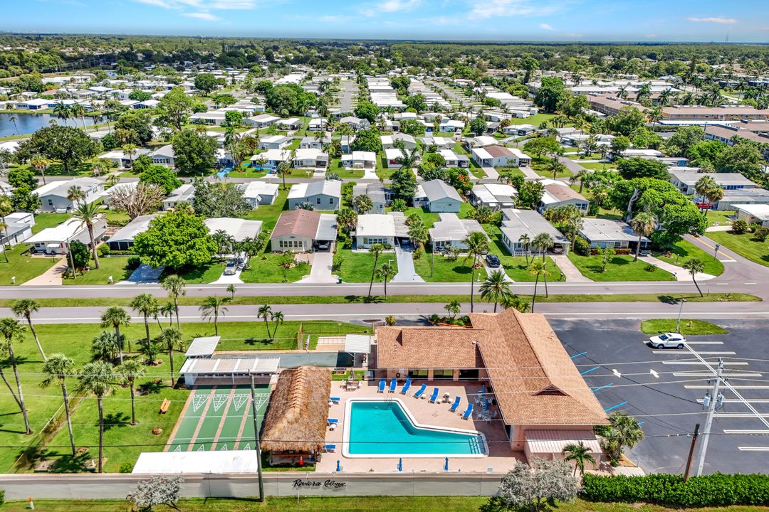 522 Menton Ln, Naples, FL 34112