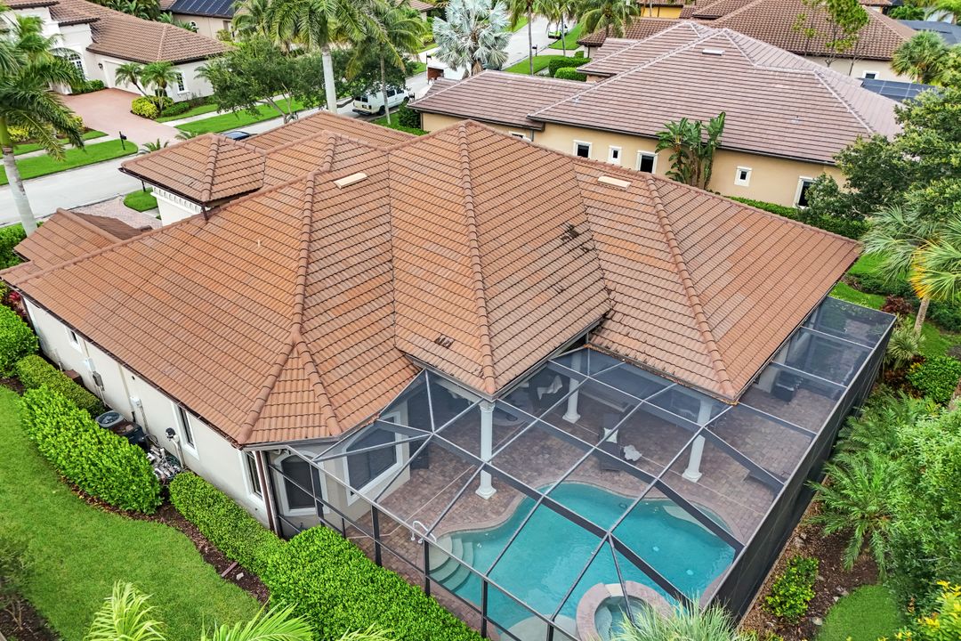 9002 Shenendoah Cir, Naples, FL 34113