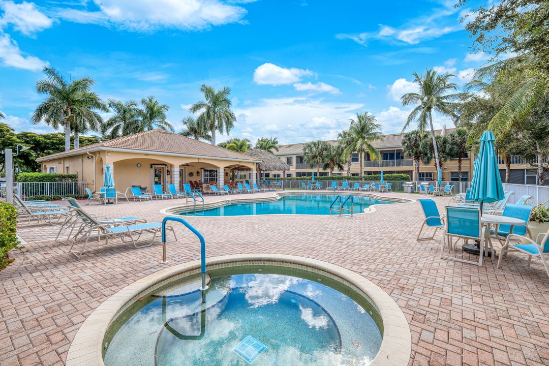 6100 Jonathans Bay Cir #302, Fort Myers, FL 33908