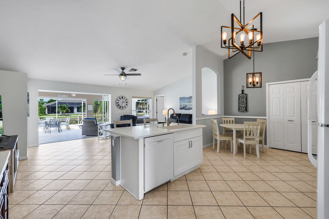 615 SW 39th Terrace, Cape Coral, FL 33914