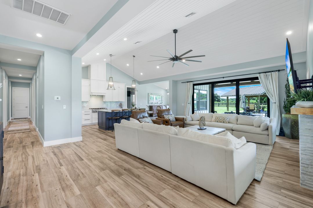 19080 Parkinson Rd, Alva, FL 33920