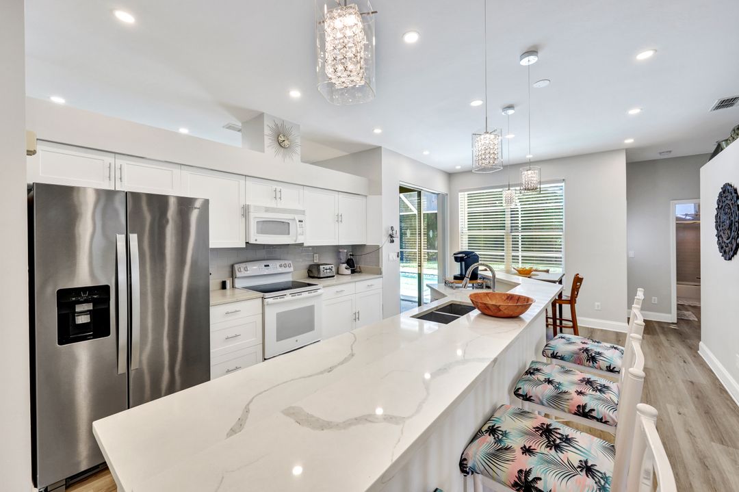 707 Teton Ct, Naples, FL 34104