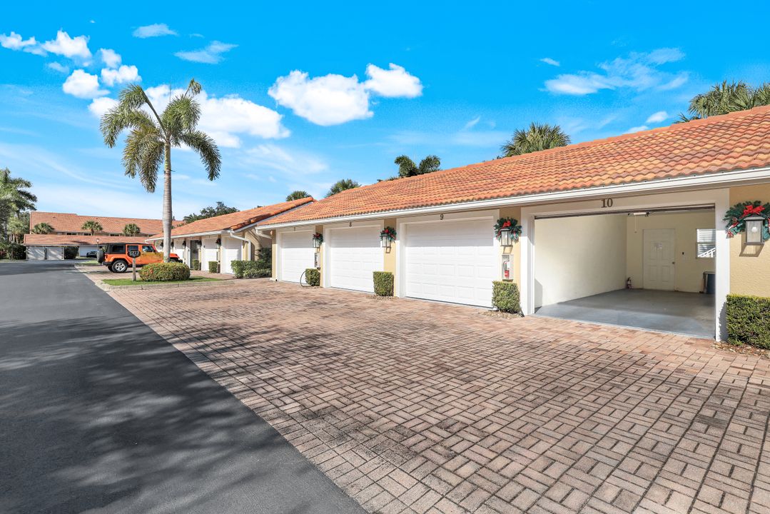 2373 Hidden Lake Ct #10, Naples, FL 34112