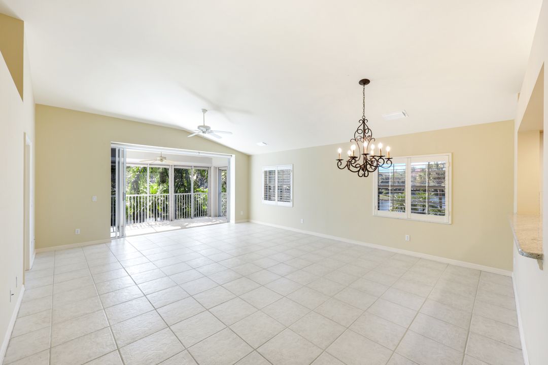 6210 Reserve Cir #504, Naples, FL 34119