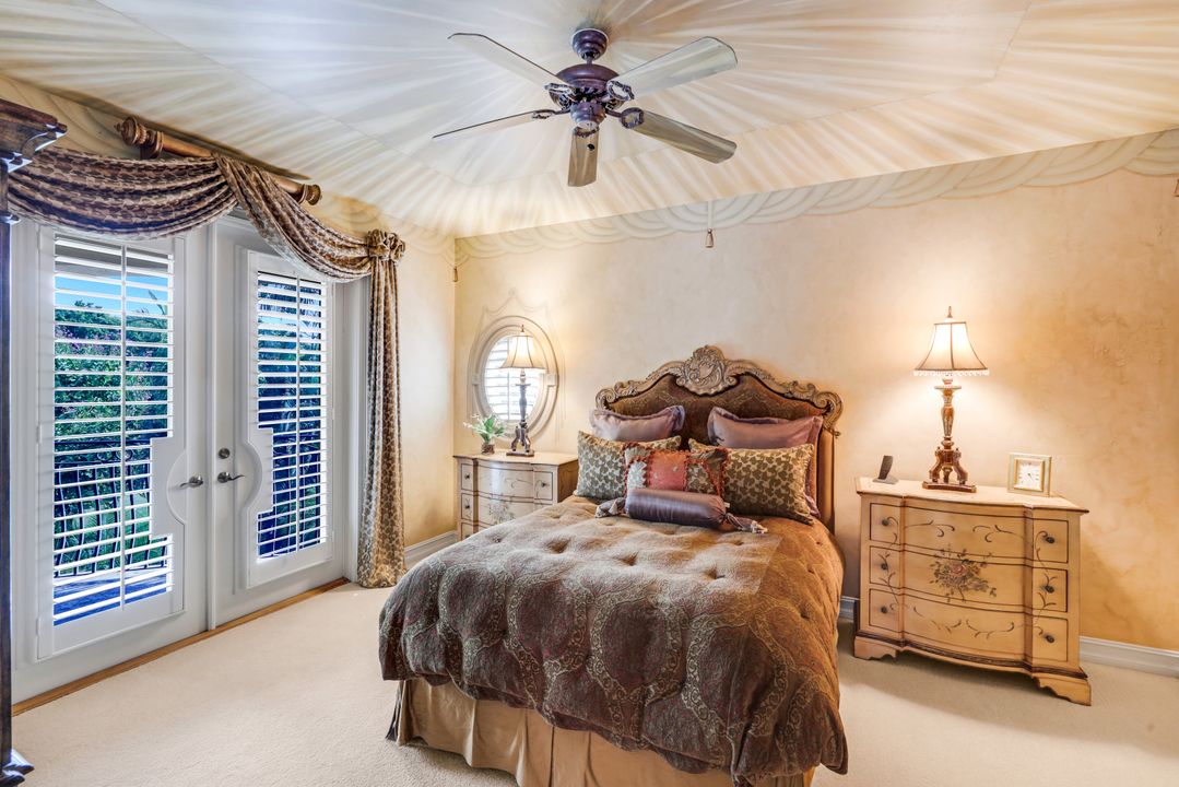 2350 Cheshire Ln, Naples, FL 34109