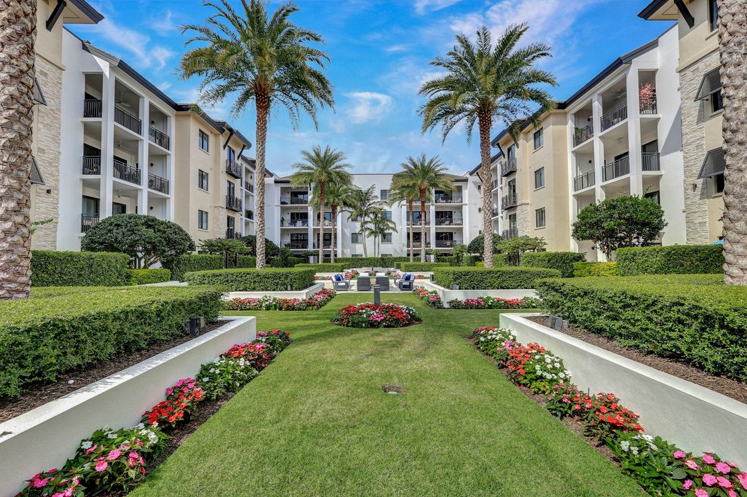 1035 3rd Ave S #514, Naples, FL 34102