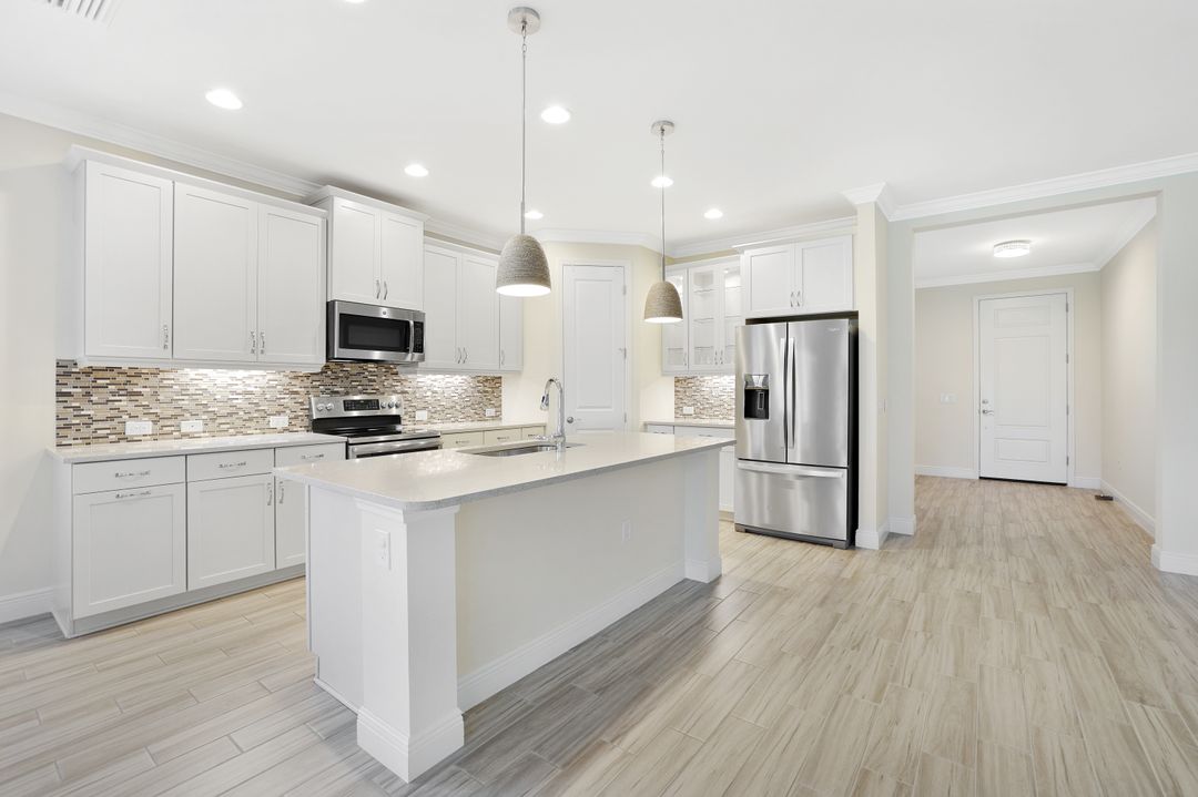 3529 Canopy Cir, Naples, FL 34120