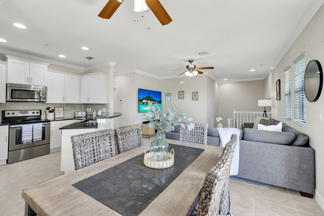 1439 Santiago Cir #2101, Naples, FL 34113