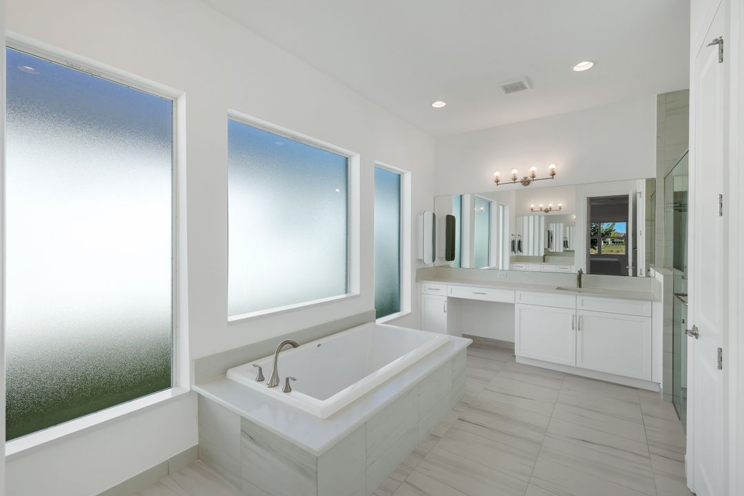 11966 Gardenia Ave, Naples, FL 34120