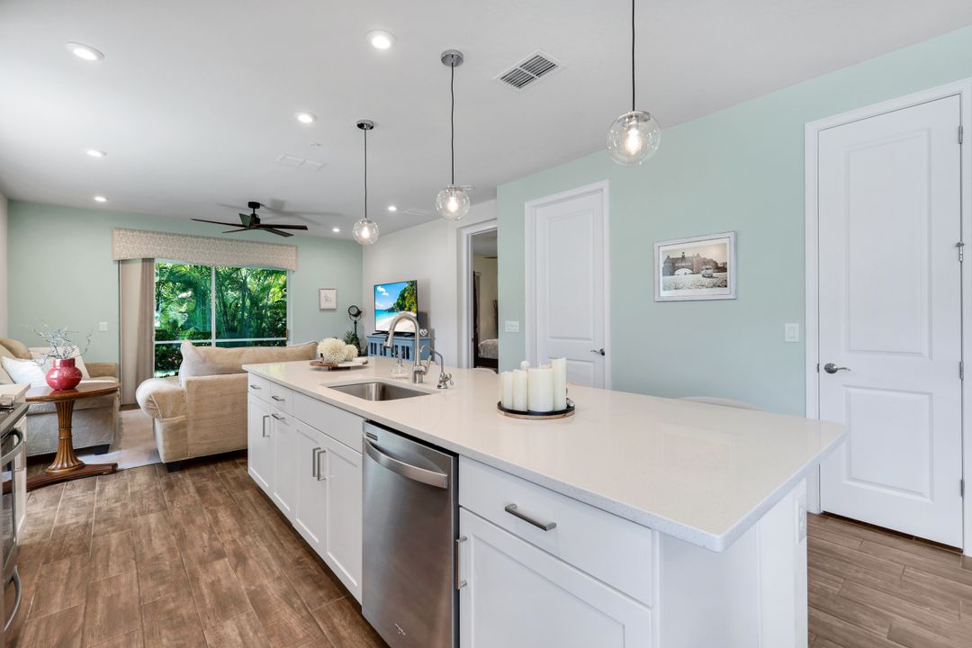 4619 Arboretum Cir #101, Naples, FL 34112
