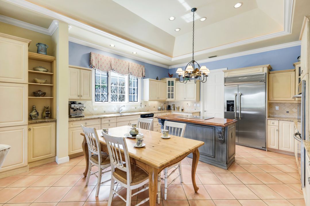 15588 Whitney Ln, Naples, FL 34110