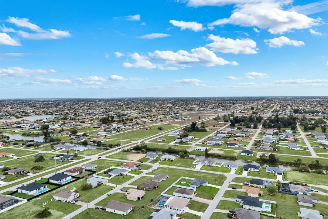 2013 NW Juanita Pl, Cape Coral, FL 33993