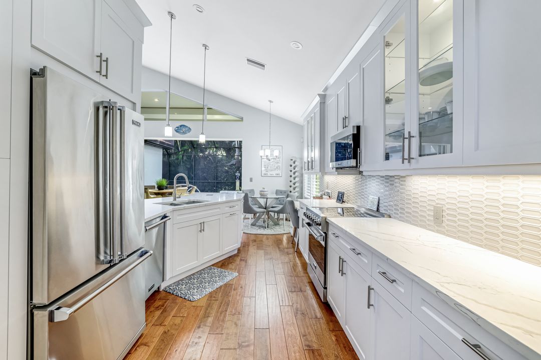 8828 Ventura Way, Naples, FL 34109