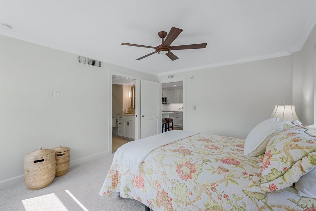 2011 Gulf Shore Blvd N #26, Naples, FL 34102