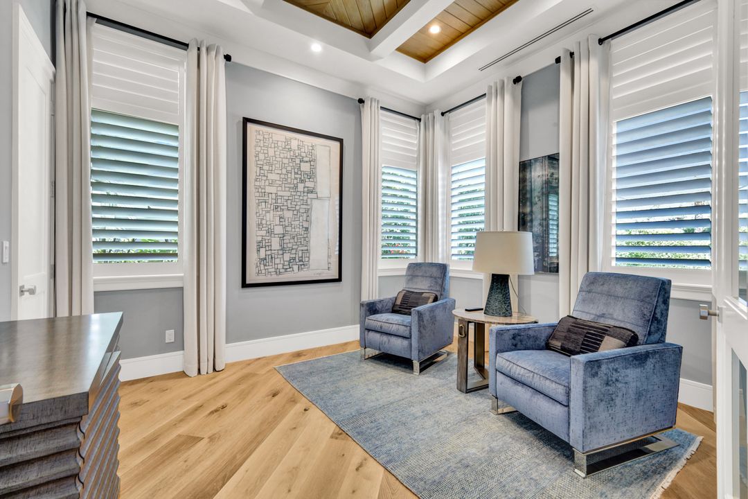 6892 Leeward Wy, Naples, FL 34109