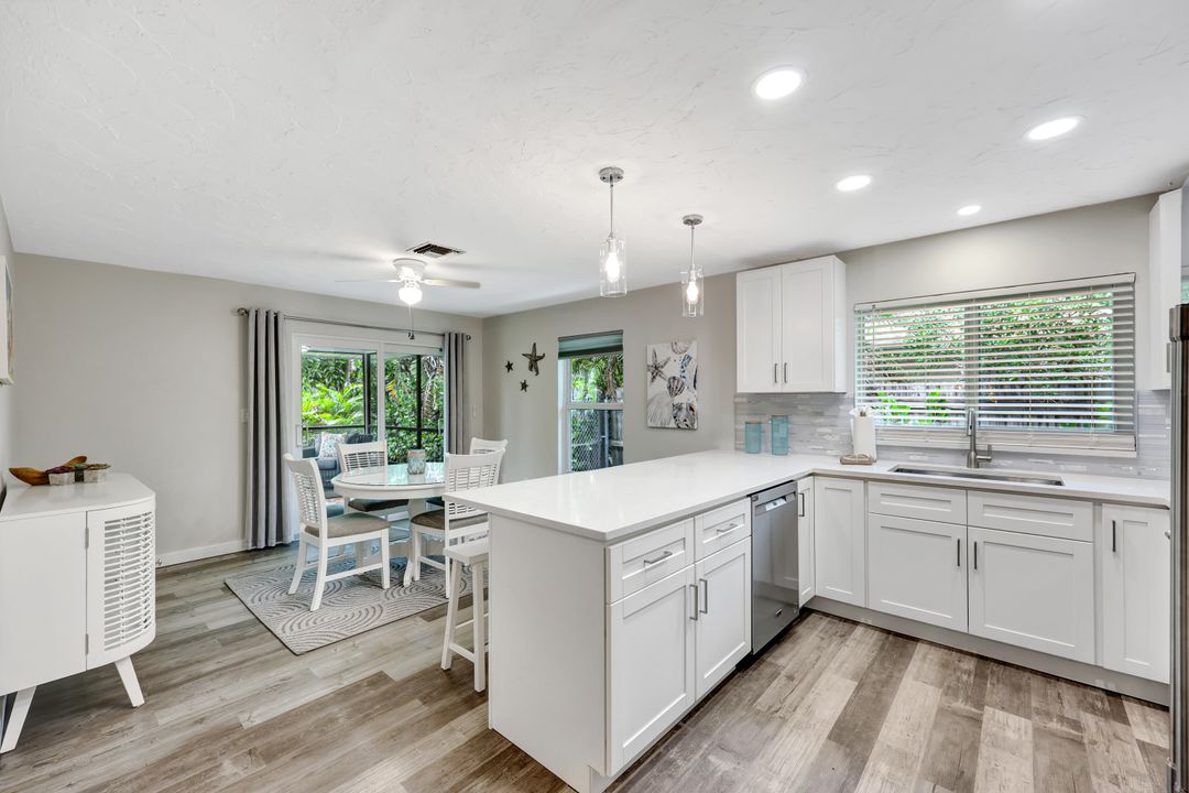 532 99th Ave N, Naples, FL 34108