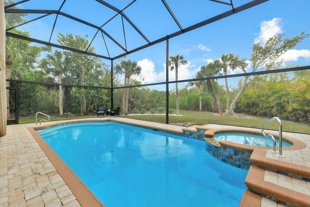 2130 Sunset Cir, Sanibel, FL 33957