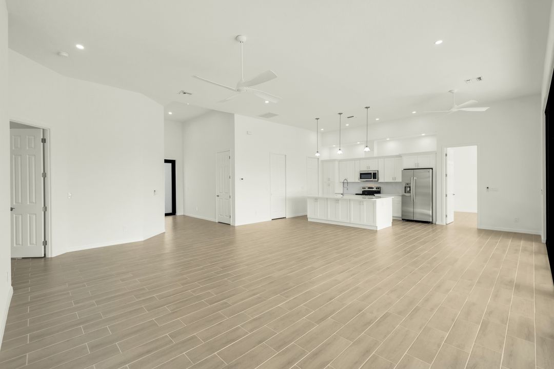 4817 Pelican Blvd, Cape Coral, FL 33914