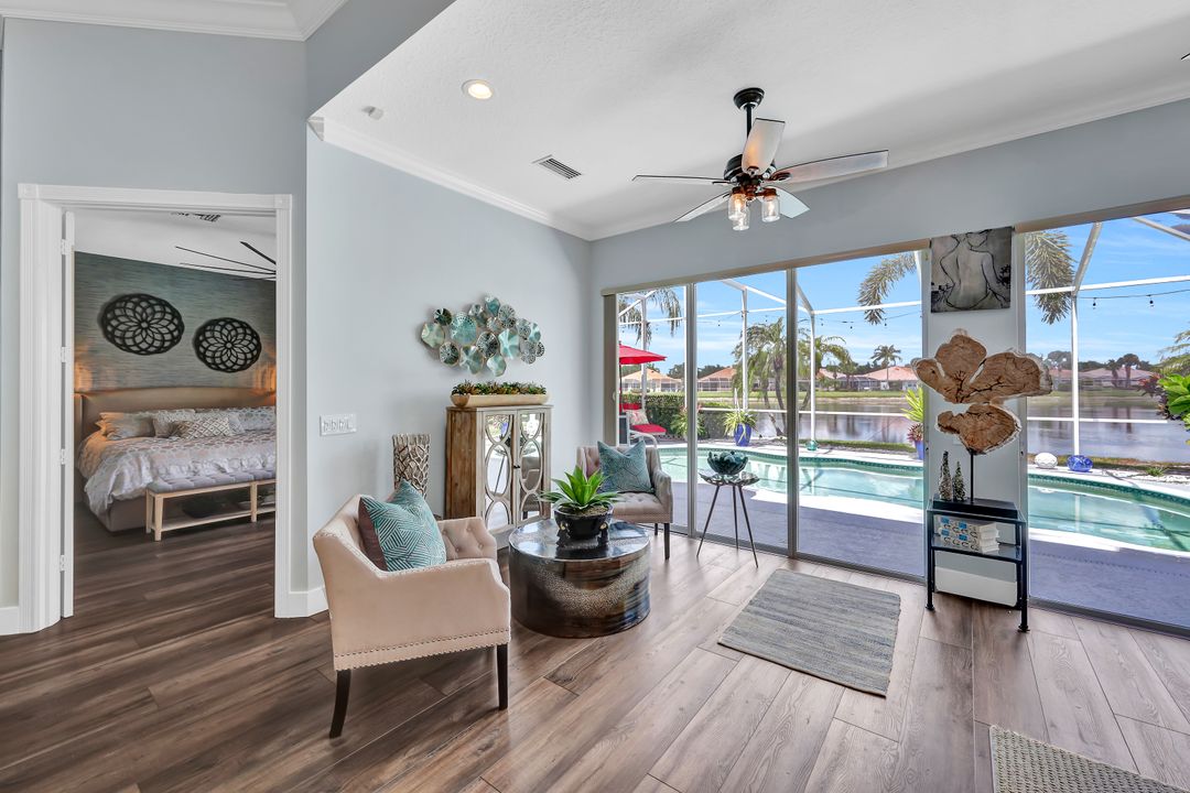 5441 Freeport Ln, Naples, FL 34119