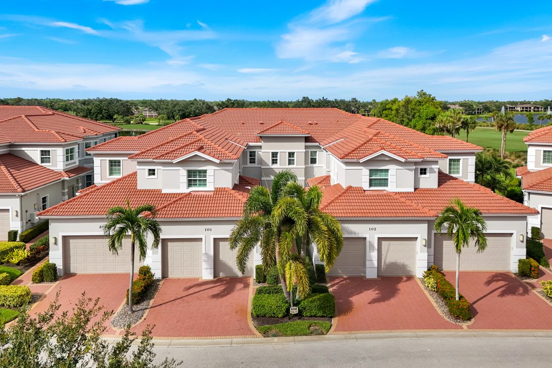 608 El Camino Real #201, Naples, FL 34119