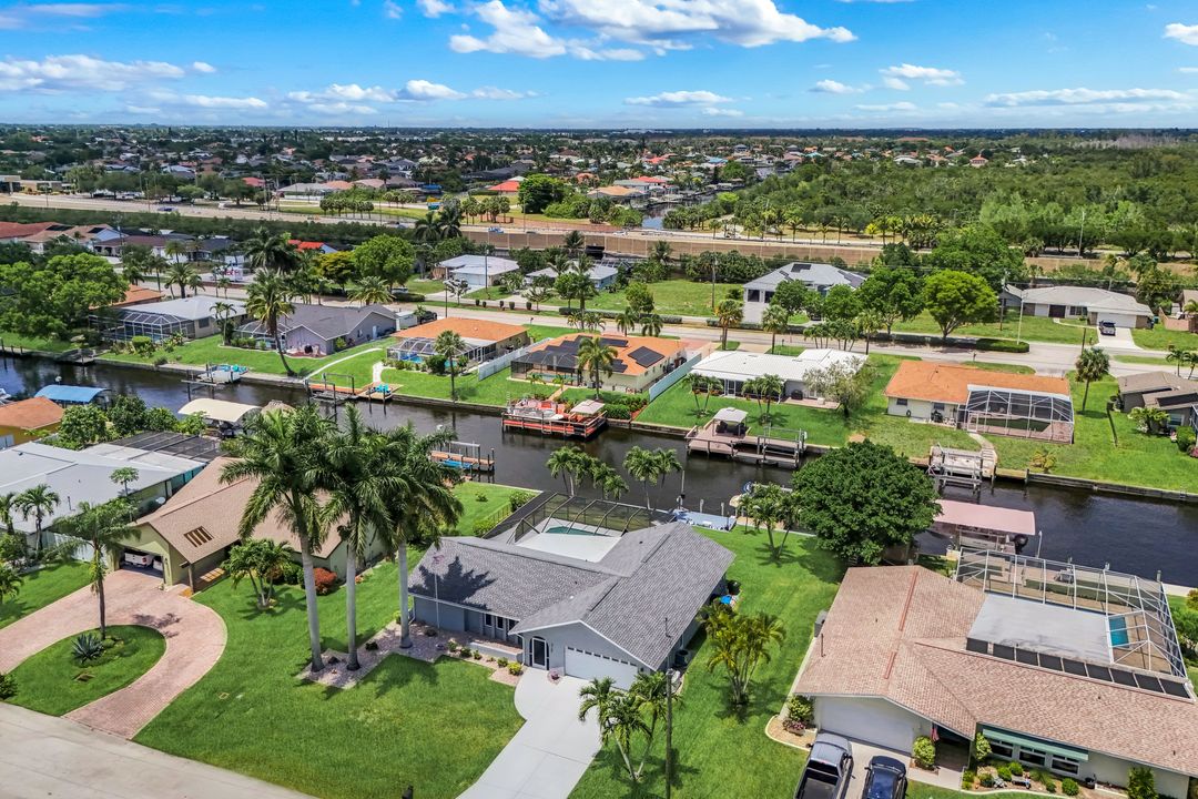 2107 SE 25th Terrace, Cape Coral, FL 33904