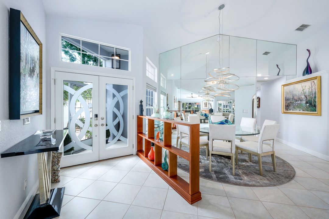 1343 Old Oak Ln, Naples, FL 34110