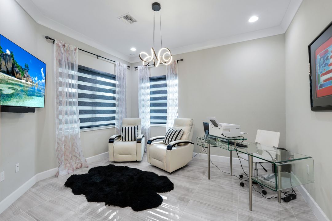 28560 Twain Dr, Bonita Springs, FL 34135