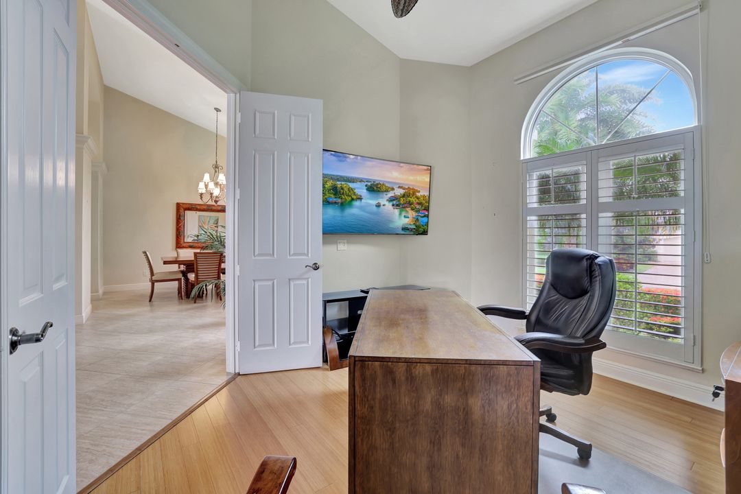 680 Thrush Ct, Marco Island, FL 34145