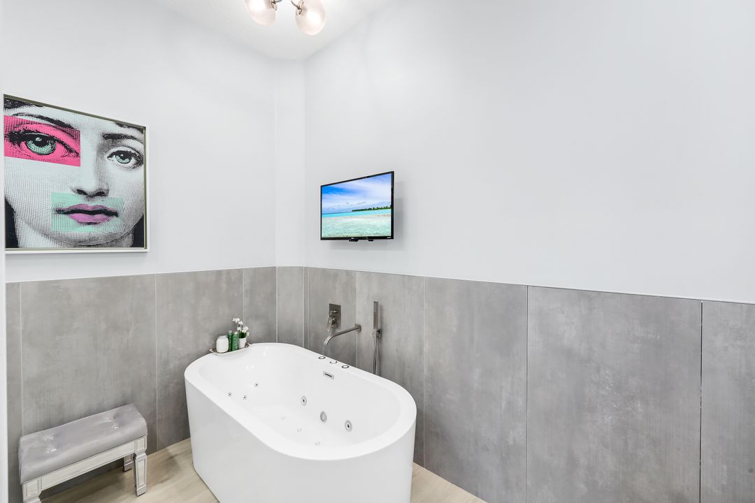 4453 Novato Ct, Naples, FL 34109