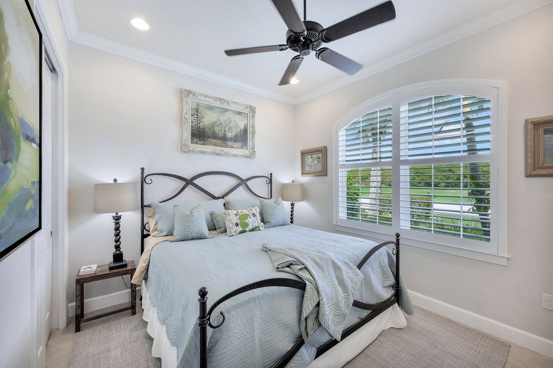 9423 Quarry Dr, Naples, FL 34120