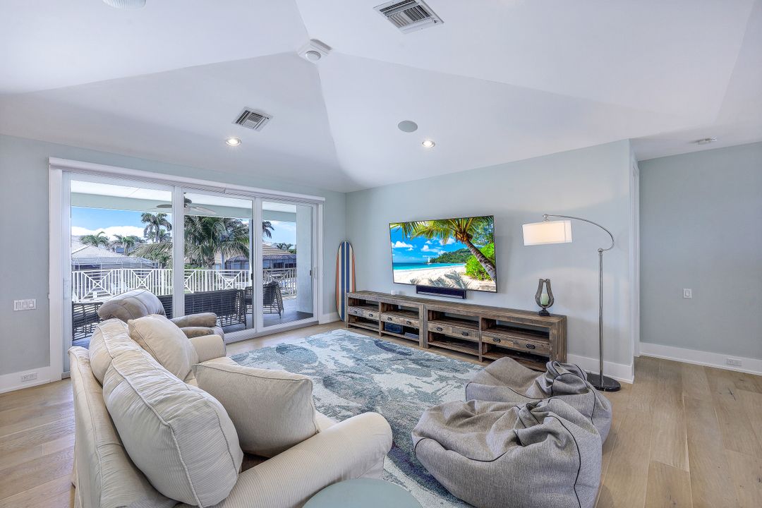 813 Magnolia Ct, Marco Island, FL 34145