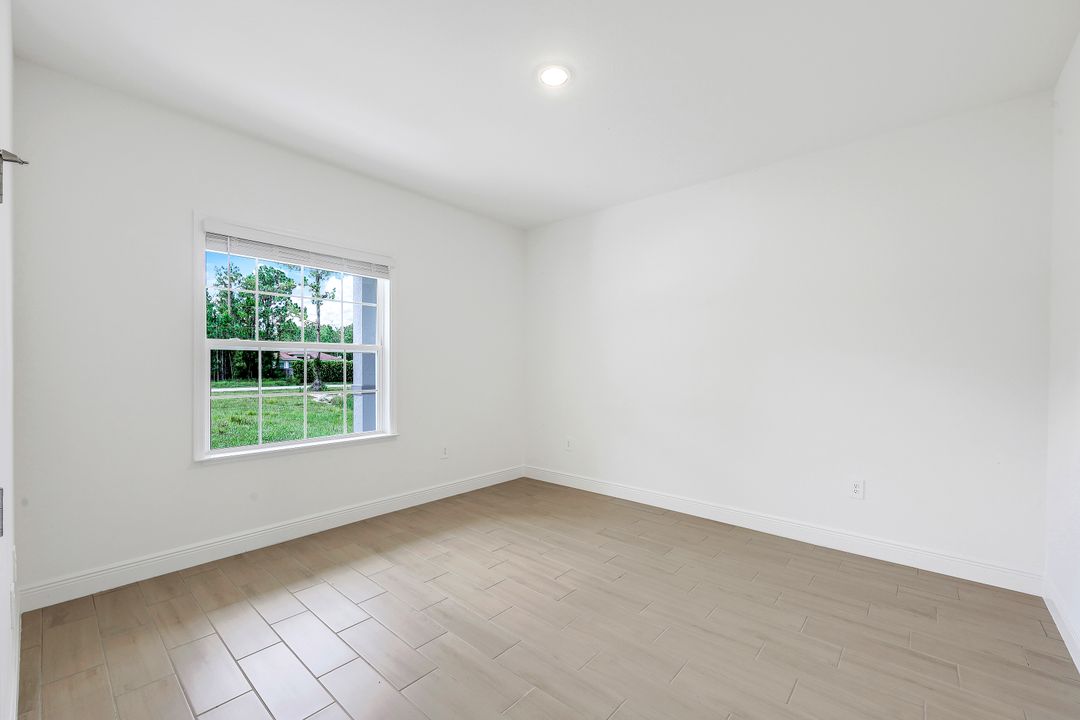 2614 54th Ave NE, Naples, FL 34120