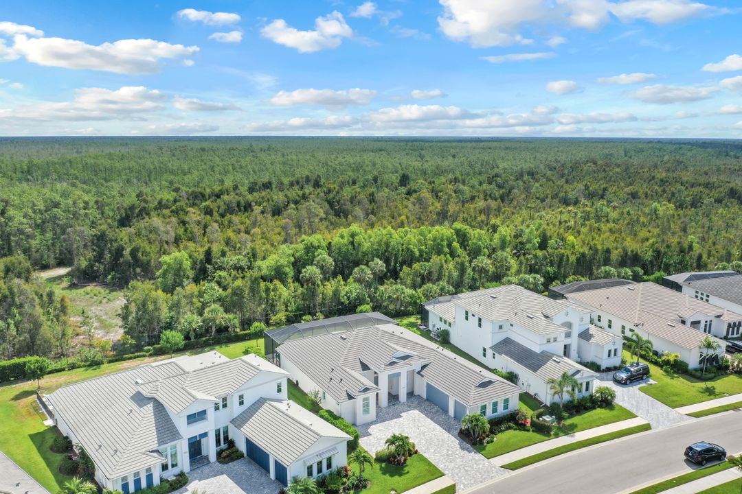 8959 Redonda Dr, Naples, FL 34114