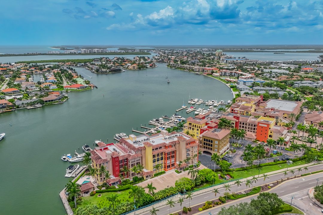 620 Rockport Ct, Marco Island, FL 34145