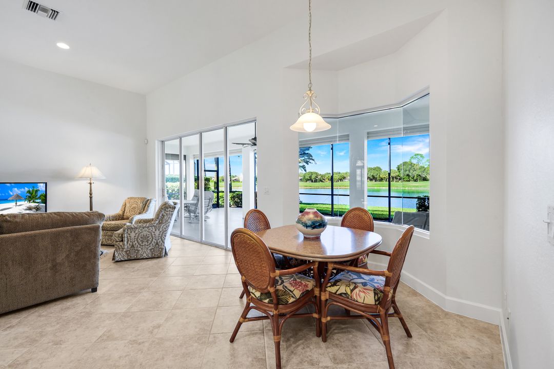 8737 Mustang Island Cir, Naples, FL 34113