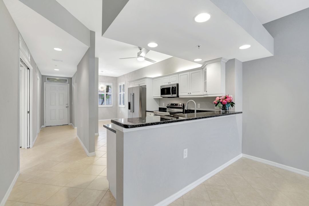 2386 Magnolia Ave #15, Naples, FL 34112