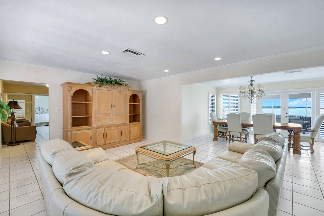 1268 Laurel Ct, Marco Island, FL 34145