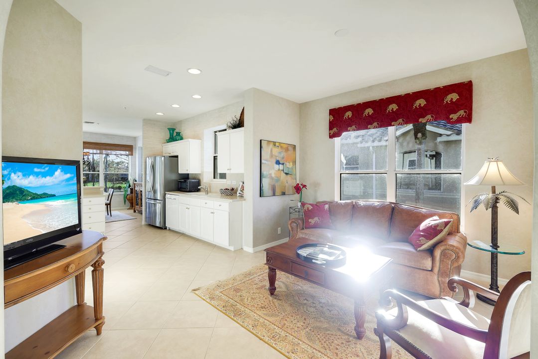 8490 Danbury Blvd #205, Naples, FL 34120